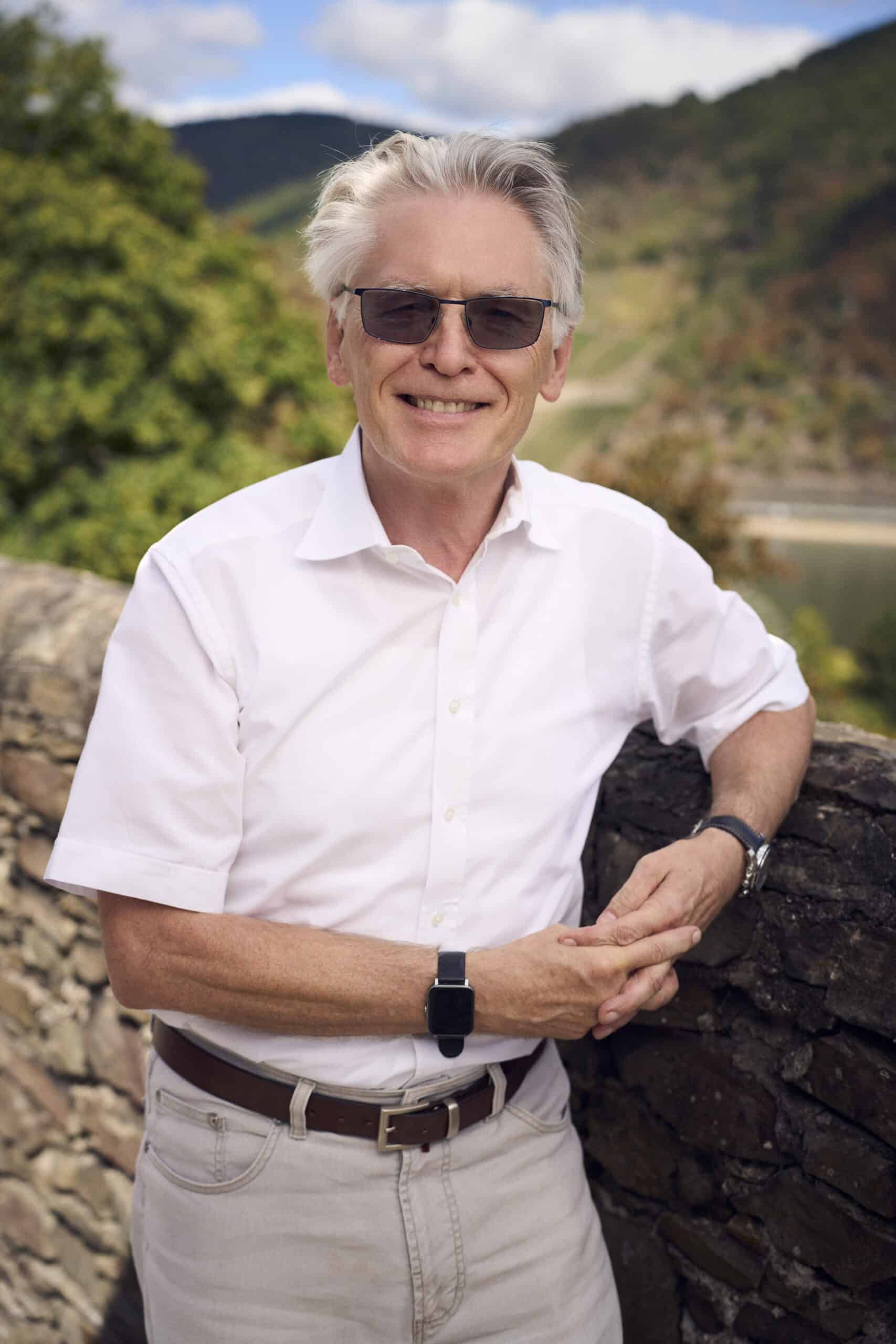 Dr. Ingo Schneider